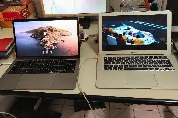 Assistenza e riparazione MacBook e Mac (modelli 2012-2020) Due MacBook Pro su banco, funzionanti dopo assistenza tecnica